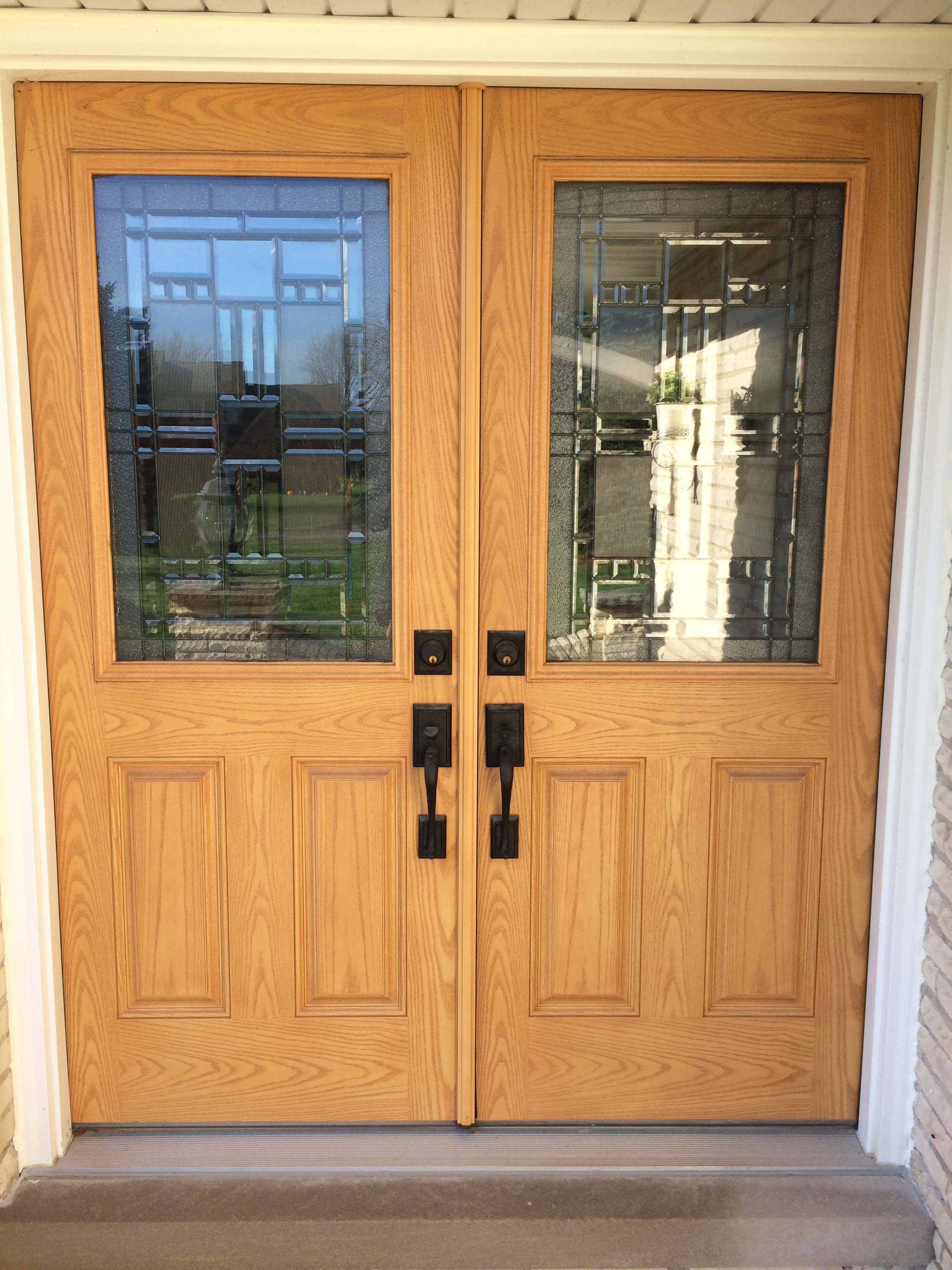 picture of double front door with glass